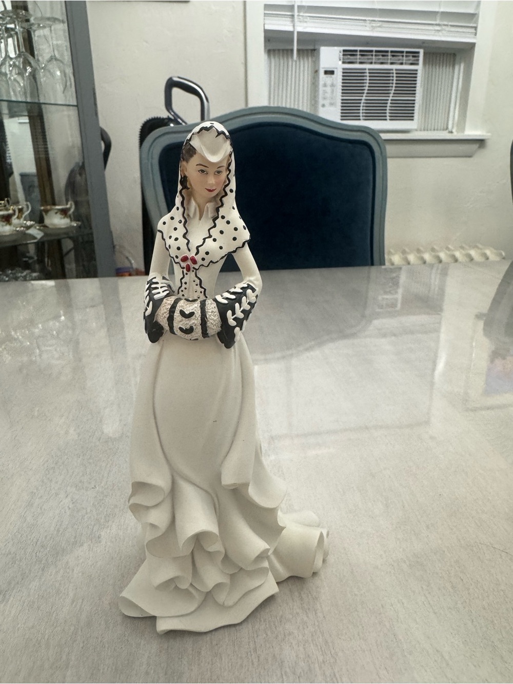 The Hamilton Collection Gone with the Wind Oh So Scarlett Figurine - Picture 2 of 7
